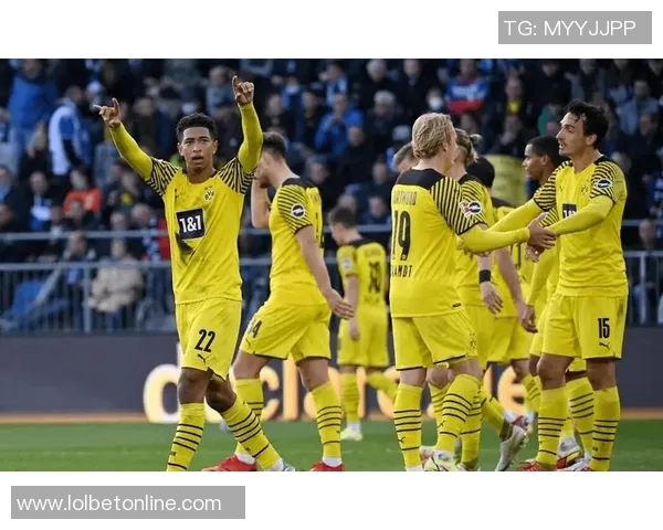 世界杯激战多特蒙德凭点球险胜尤文图斯全场沸腾瞬间回顾