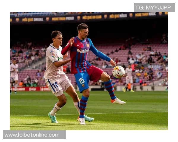 德甲激战巴萨与尤文图斯握手言和精彩瞬间回顾引发全场热潮